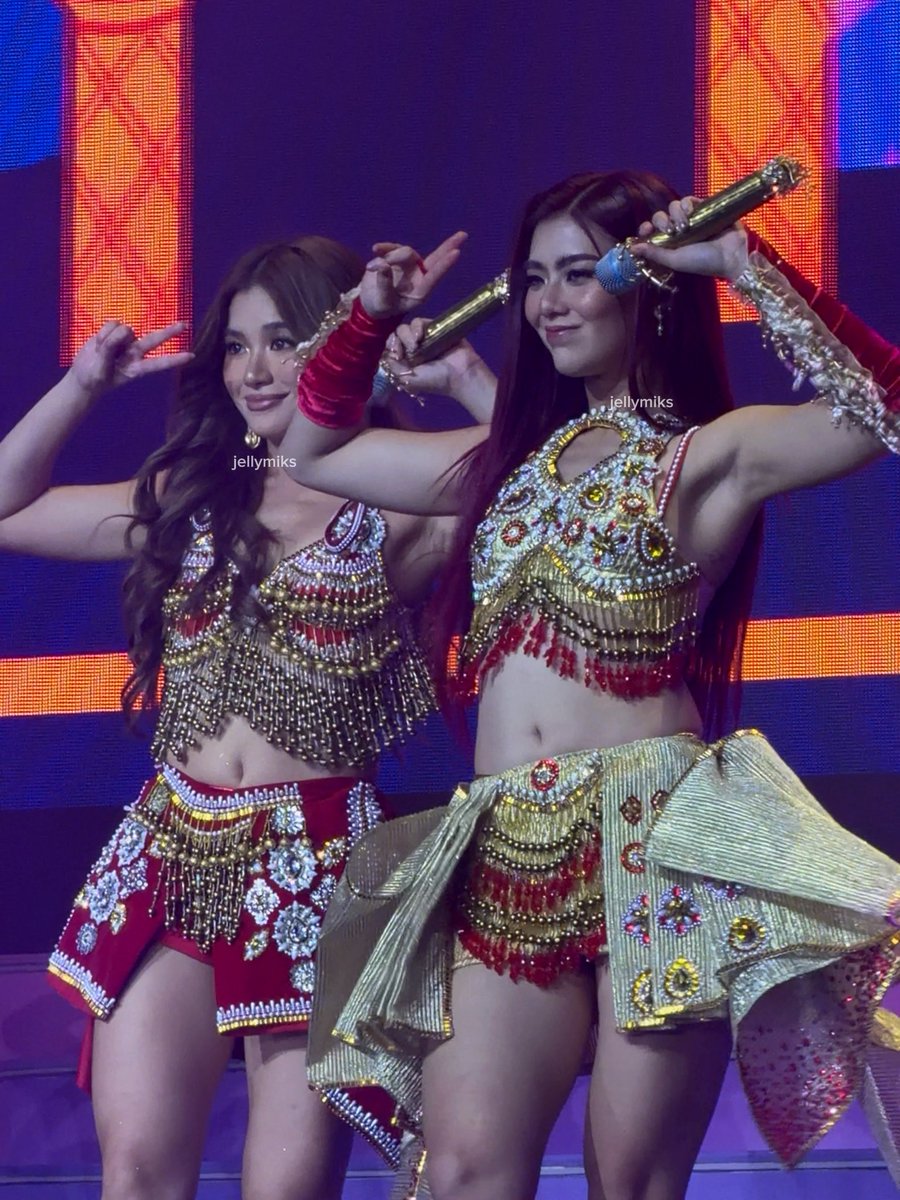 jellymiks's tweet photo. Peace be with you, mekaya. Now ki—*hinampas ng mic* https://t.co/5rtAdNTErV