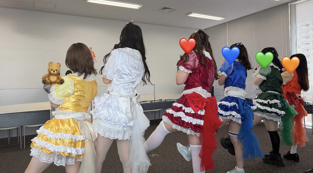 MELLOW_Life__'s tweet photo. 今日はプリシンに向けて練習中💛🤍❤️💙💚🧡
3期生も混じってみんな頑張りました💮
明日も頑張ろう( وｰ̀֊ｰ́ )و https://t.co/4NS5cuo2LT