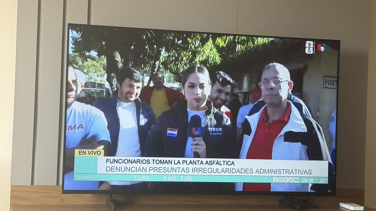 Perrondi's tweet photo. Como lo que sigue habiendo gente que le cree a este nefasto personaje… tuicha mbae la tavy legalmente https://t.co/fCLJ8nNTRe