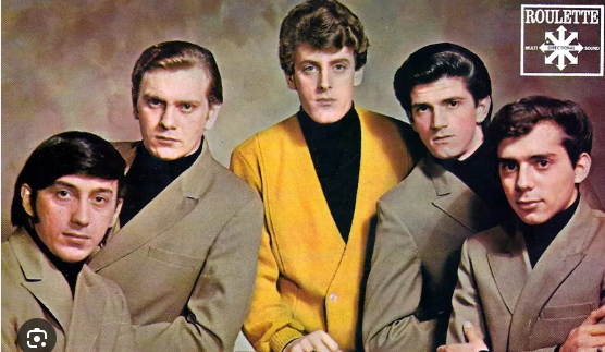 60sPsychJukebox's tweet photo. July 16th 1966 -Tommy James And The Shondells started a two week run at #1 on the US singles chart with "Hanky Panky", a song first recorded by The Raindrops in 1963.

A Pittsburgh DJ had begun playing the two year old recording and regional record sales had reached over 80,000. James called the members of his now defunct band, but they were no longer interested.

When his original backing band (Tom and the Tornadoes) quit in 1965 after the release of "Hanky Panky," a desperate Tommy James found a Pittsburgh-area combo called the Raconteurs playing at a club in Latrobe, Pennsylvania. He asked them to become the new Shondells, and they agreed. This specific lineup—featuring Ron Rosman (keyboards), Mike Vale (bass), Joe Kessler (guitar), and Vinnie Pietropaoli (drums)—helped propel James to massive national stardom with hits like "I Think We're Alone Now" and "Mony Mony".