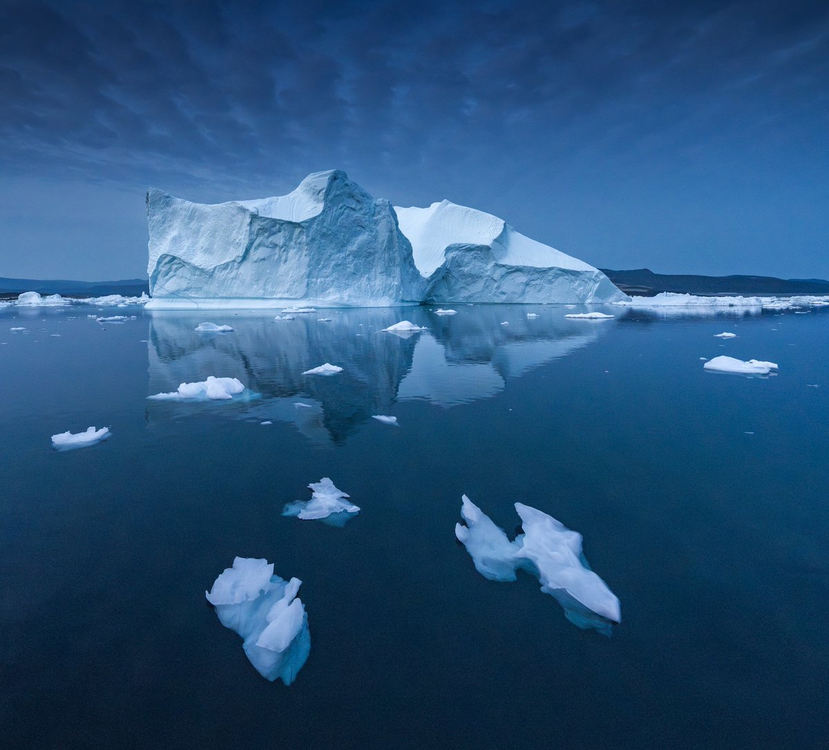 albertdrosphoto's tweet photo. Blue hour nights in Greenland https://t.co/BFopKJgym1