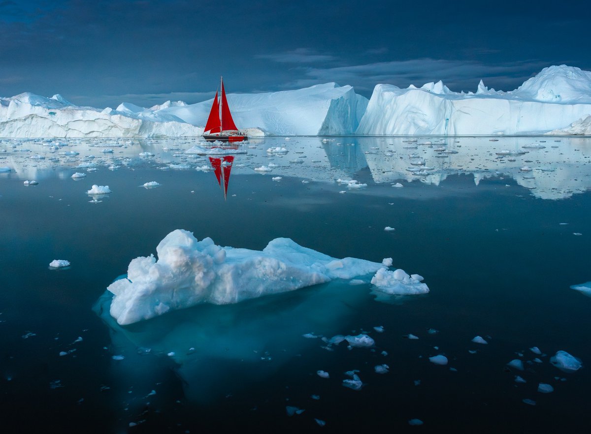 albertdrosphoto's tweet photo. Blue hour nights in Greenland https://t.co/BFopKJgym1
