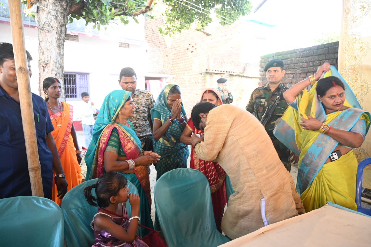 YogendraGomia's tweet photo. आज गोमिया प्रखंड अंतर्गत भदवा खेत में भगवान श्री जगन्नाथ जी की पावन रथयात्रा के शुभ अवसर पर आयोजित कार्यक्रम में शामिल होने का सौभाग्य प्राप्त हुआ। इस पावन अवसर पर जगत के पालनहार भगवान श्री जगन्नाथ जी से समस्त क्षेत्रवासियों के सुख, शांति, समृद्धि एवं खुशहाली की मंगलकामना की।

जय जगन्नाथ! 🙏

@HemantSorenJMM @JmmJharkhand

#JMM #jharkhand #Bokaro #Gomia #rathyatra