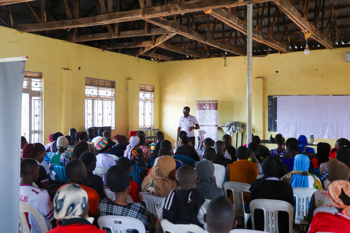 CURADOrg's tweet photo. Yesterday, over 100 young agribusiness entrepreneurs joined the #AYuTeUganda26 information session in Mayuge, engaging, learning, and taking action.

Many entrepreneurs completed and submitted their applications, taking a step toward new opportunities to grow their businesses. https://t.co/9jGhqYzs43
