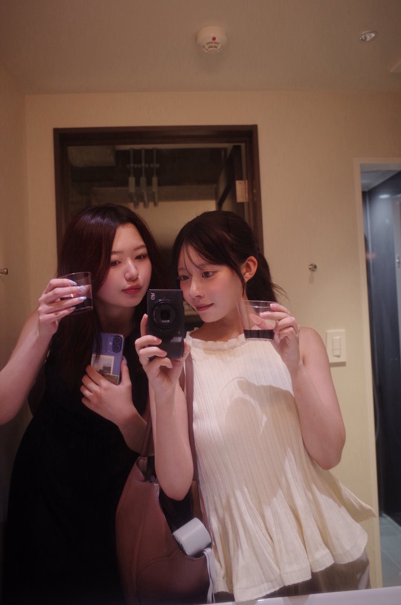 _mnts13's tweet photo. 何年振りかのみたま🏮
まゆちゃんと @mayuaeria 🤍 https://t.co/NF632r3vxB