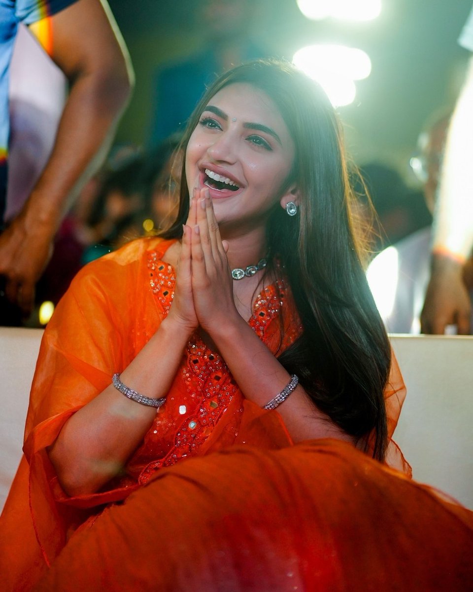 glamverse_x's tweet photo. Sreeleela 🧡🧡🧡

#sreeleela https://t.co/INnPn4FQXS