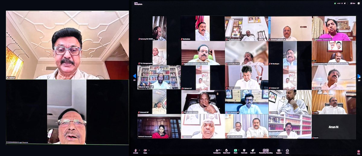 mkstalin's tweet photo. நாடாளுமன்ற #MonsoonSession குறித்த கழக நாடாளுமன்ற உறுப்பினர்கள் கூட்டம்:

மேகதாது அணை கட்டும் முயற்சிகளுக்கு எதிராகவும், காவிரியில் தமிழ்நாட்டுக்குள்ள நியாயமான உரிமையைக் காக்கவும் கழக நாடாளுமன்ற உறுப்பினர்கள் உரத்துக் குரலெழுப்புவார்கள். 

ஒன்றிய அரசு கொண்டு வரும் எந்தப் புதிய சட்டமாக இருந்தாலும் மாநில உரிமைகளையும் அரசியலமைப்புச் சட்டத்தினையும் பாதுகாத்திடும் வகையிலேயே திராவிட முன்னேற்றக் கழகத்தின் நிலைப்பாடு இருக்கும்.

தமிழ்நாட்டு மக்களின் மனசாட்சியாய் ஒவ்வொரு DMK MP-யும் செயல்படுவார்கள்!

#Parliament #MekedatuDam #Cauvery #DeltaFarmers #DMK