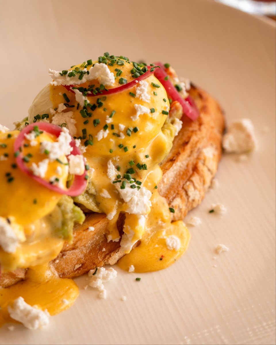 FoodBlogCT's tweet photo. EGGS DONE THE ROYAL WAY
| The king of breakfast that makes getting out of bed in winter very much worth it. Sourdough toast, crushed avo, Danish feta, poached egg, hollandaise.

Join #WildeVyBistro  every Saturday and Sunday between 10am and 11am. https://t.co/oH46XJitO4