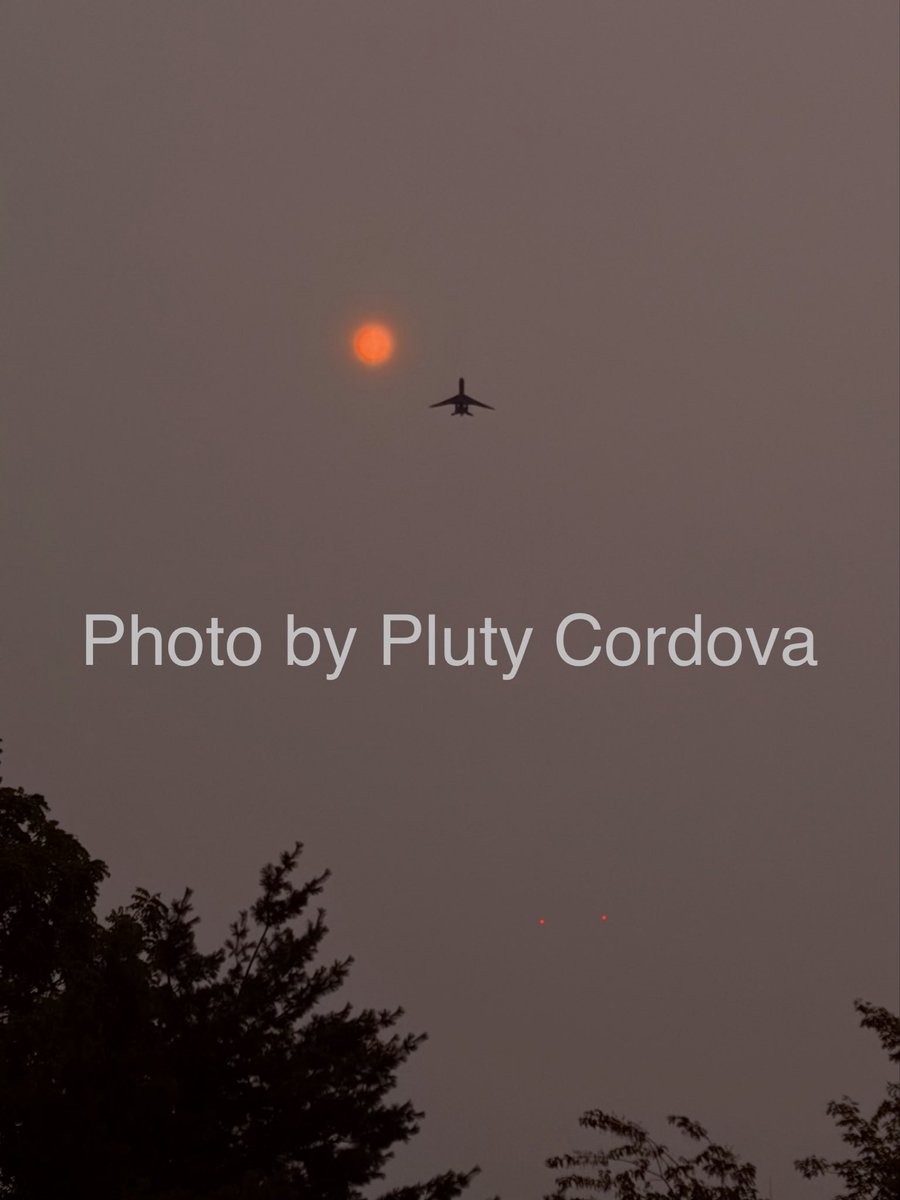 plutyc's tweet photo. The effects of the fires in Canada can be felt and seen more than 450 miles away. Picture taken at 8:30 am, July Thursday 16. https://t.co/2LiH42q4EL