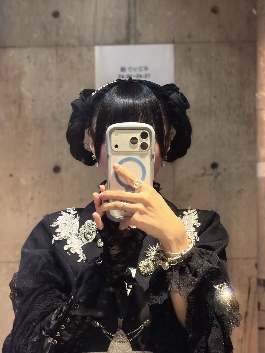 kanau_Ill's tweet photo. 人間標本-2- 7月16日
楽しかったー！！！！クラップとか、振り真似してって顔したらみんなしてくれて神すぎた。初めましてしに来てくれた人もありがとー！喋ってはじめて知る蒼井叶、いいでしょー♡ 髪型もあんまやったことない感じのフレンチクルーラーが出来上がりましたけどほめほめザウルスして頂いて大感謝♡次会えるのは関ヶ原だー！かわいくてかっこいいとこ見せちゃうぞ🎶ありがとねーみんな！おやすみ