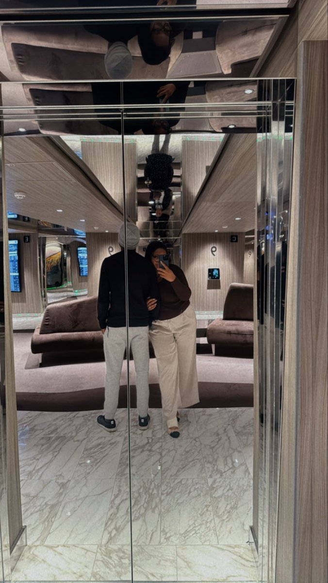 IniAbiodun's tweet photo. Hello friends, old and new. Intro/update:

- lawyer turned designer. 
- uni at 15, called to the bar at 21, 8 years in fashion - dressed Dakore Akande to the AMVCAs
- then the UK: fintech → cybersecurity (principal product designer) → intercom/fin design team  → lead PD at an AI search company,
- I run demo nights in London  https://t.co/ycBXL6Gt6J, and founding designer dinners https://t.co/qeTaWTZd9Q 
- married nearly a decade to the best man with a sweet 7 year old who is somehow more AI pilled than I am 🤭