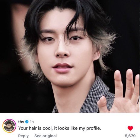 borahaestarrr's tweet photo. I’m 100% sure Taehyung would’ve said, “Your hair is so cool, you look like me,” if he still had his Oreo hair. https://t.co/7JBSkI0tGv