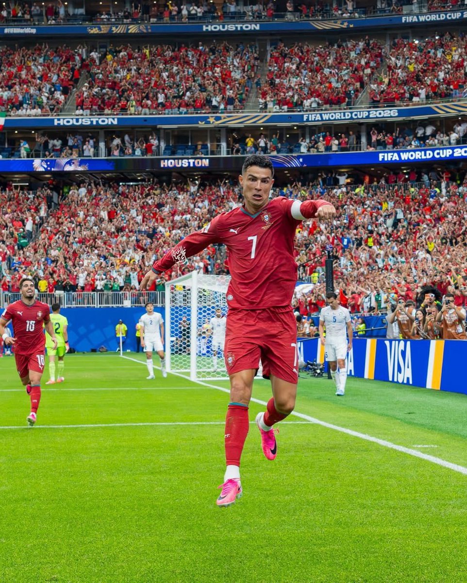 kephasjoe's tweet photo. No Cristiano Ronaldo fan will scroll down without commenting SUIIIIIIIIIIIIIIII 🐐🇵🇹 https://t.co/vcObKeRZCV