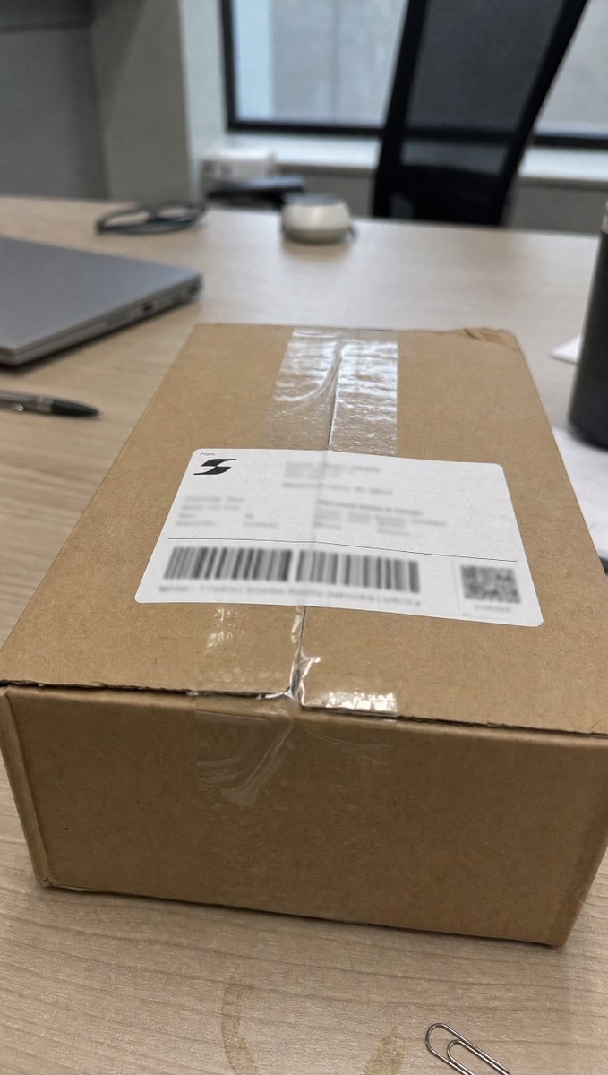 SweepGlobal's tweet photo. GM. Guess what's in the box and I have a something special for you https://t.co/CqaQ87NnqP