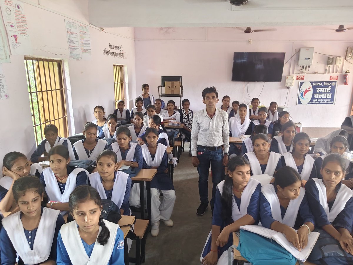 YuvaNawada's tweet photo. Our active Nation Youth Volunteers at My Bharat Nawada spreading awareness about opportunities on MY BHARAT portal and contributing to intensive registration drive at block levels. #nawada #mybharat #youthpower #volunteer #ELP #essay #quiz #NYV https://t.co/ea3K7Ey5be