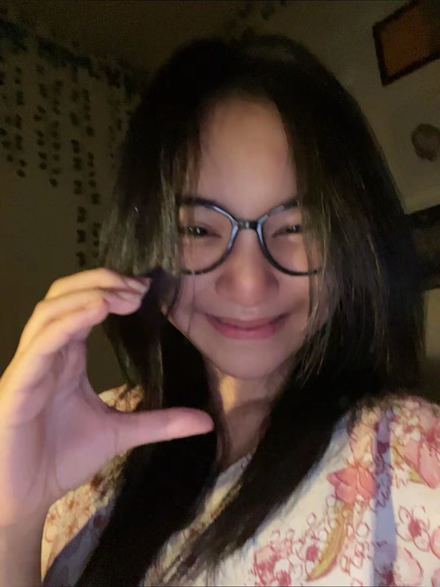 N_IntanJKT48's tweet photo. V C 🤪 https://t.co/sDJ0F2QSUv