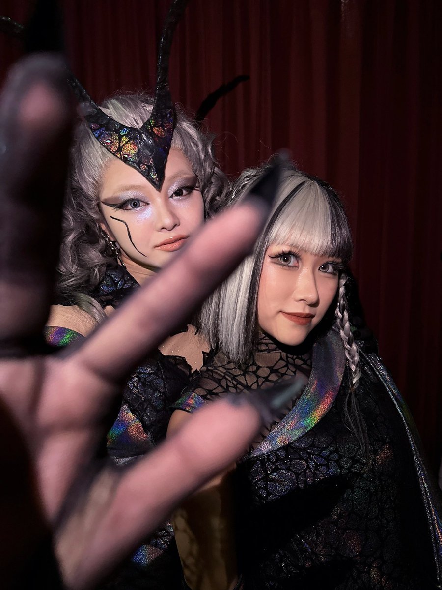 _uiintzel's tweet photo. #美少女戦士セーラームーン
-Shining Theater Shinagawa Tokyo-
本日もご来場いただきありがとうございました！！

我らがヴァルシア様と🥀��

明日も完璧な姿で...
劇場でお待ちしております🌙✨
#prettyguardiansailormoonshiningtheater #shiningtheater #シャイニングシアター https://t.co/LHyrhhJ5jj