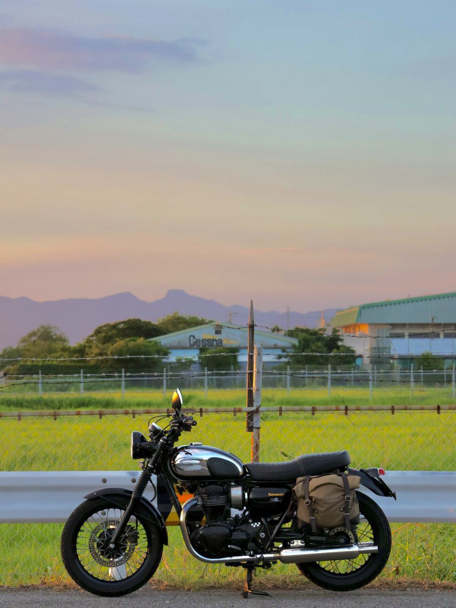 rinorohitsuka's tweet photo. #カッコいいのが居ると思ったらオレのバイクだった https://t.co/v63UO6vDh0