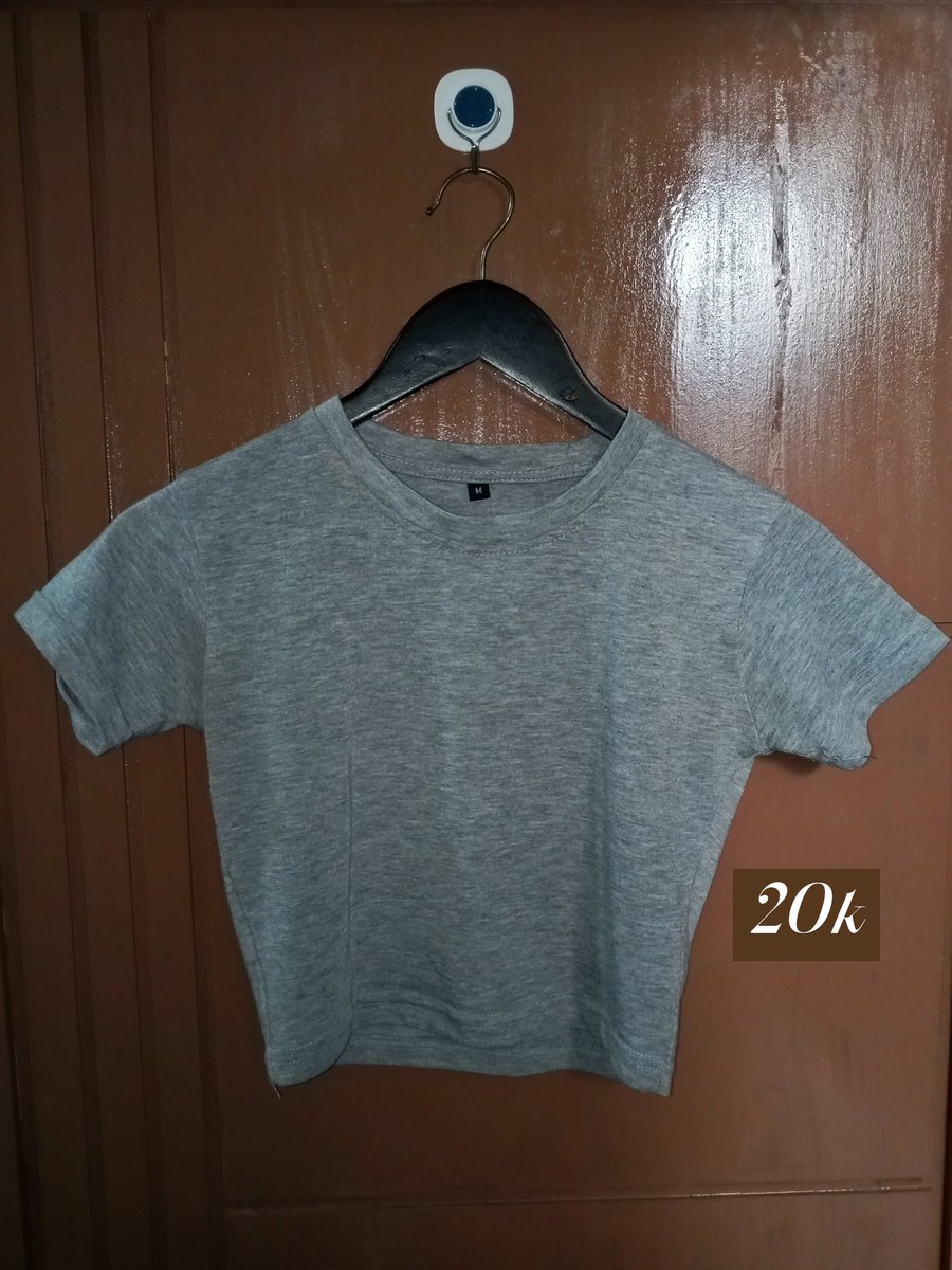 keisaakk's tweet photo. mau preloved bajuu 
co only lewat oyen🧡 
ada - cardigan
      - croptop
      - kemeja hitam
      - kebaya encim hitam
dm aja yaa
#wts #baju #preloved #sale #zonauangㅤ https://t.co/MROL4Y7Yra