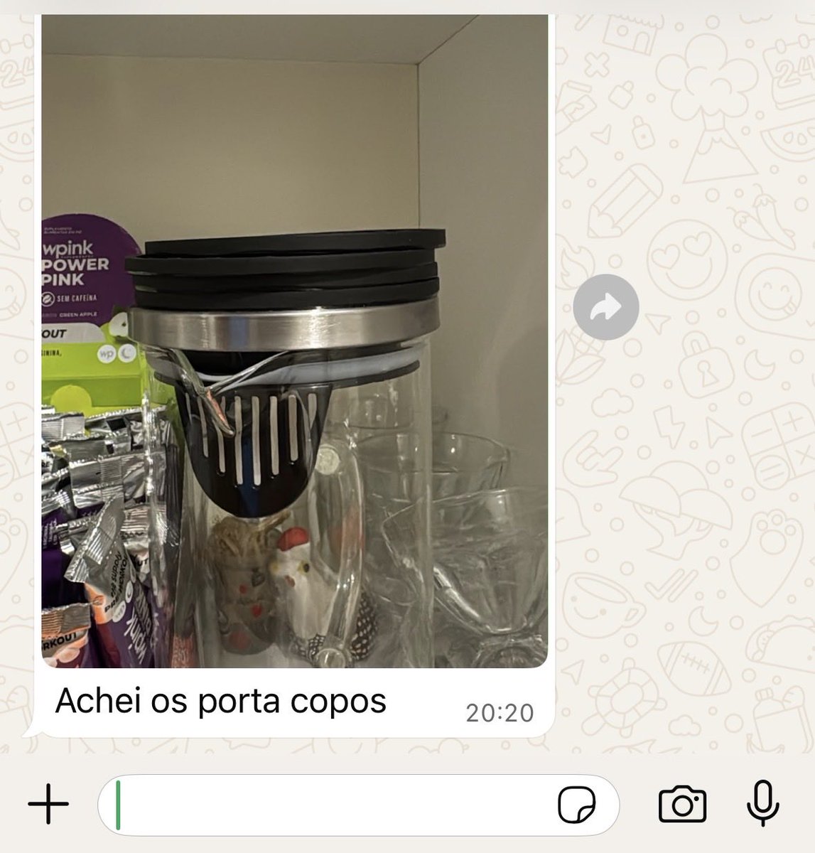 wartinsline's tweet photo. um mês procurando e ele na minha cara todos os dias, a cabeça tá como 🤡 https://t.co/PXKlfzVbyk