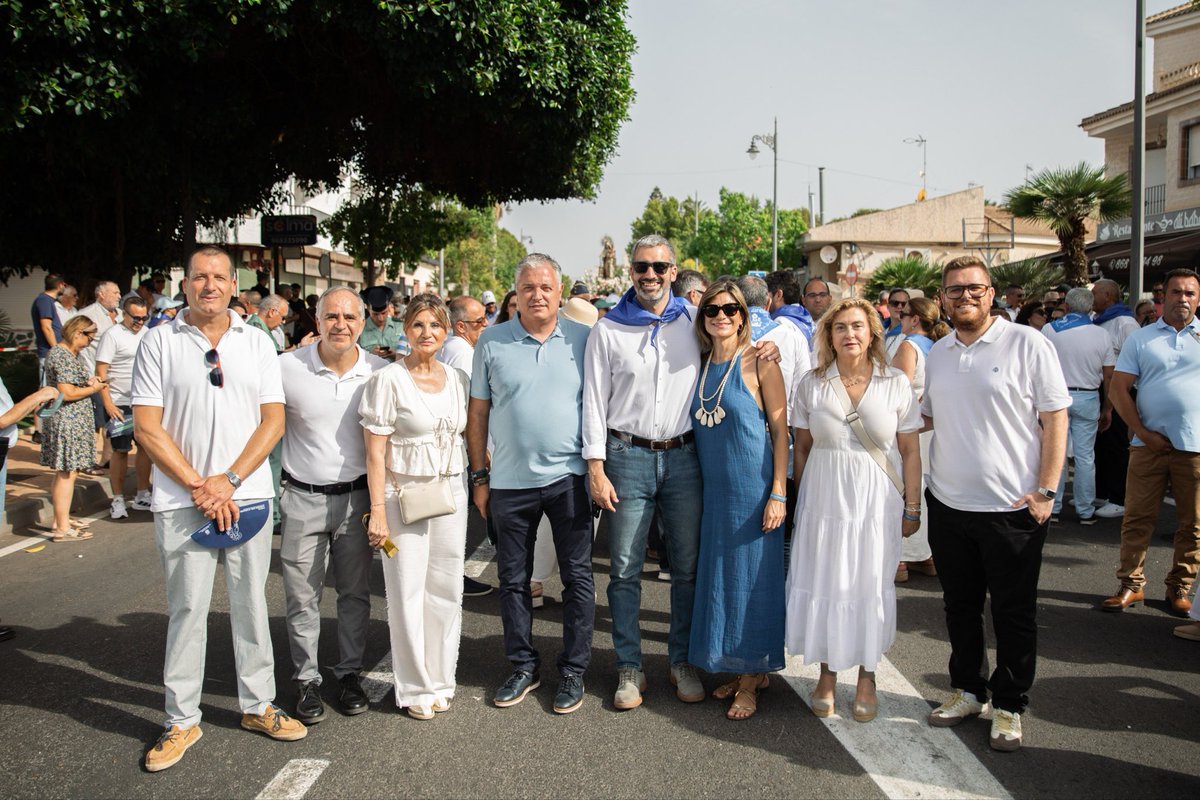 Lucassayala's tweet photo. Un año más, los vecinos y las vecinas de San Pedro del Pinatar se vuelcan con la festividad de la Virgen del Carmen.

Una tradición que tiene su origen en las familias de pescadores y que nos recuerda el profundo vínculo de la Región de Murcia con el mar. https://t.co/VaMGxDR1h0