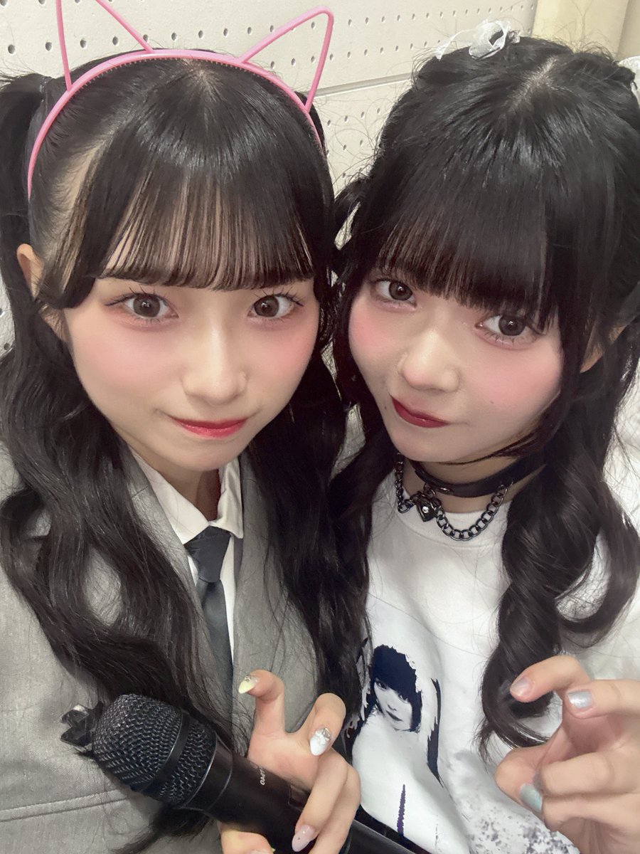 CHOCO_whsp's tweet photo. NATSU生誕ありがとうございました🎂🔮

私達の��い出の曲、≠MEさんの
「サマーチョコレート」を歌わせて頂きましたㅠ ̫ㅠ♡

ナツは私が悩みを話せる唯一の存在で、私の方が年下なのに何故か姉みたいになってて、毎日一緒に出退勤してて、面白い関係🙃🎶

これからも支え合っていこうね！
#ホワスピ https://t.co/mz7kWNiE2C