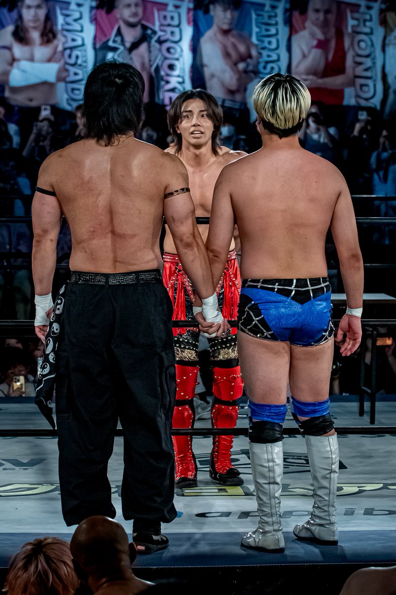 kurogane_102's tweet photo. 海青、あの2人はああすることで幸せになったんだよ。君の手が届かなかったのは仕方がなかったんだよ…
#ddtpro #ビアガーデンプロレス 
#武知海青 選手 (26.7.16 新宿) https://t.co/KdzZXNyy6K