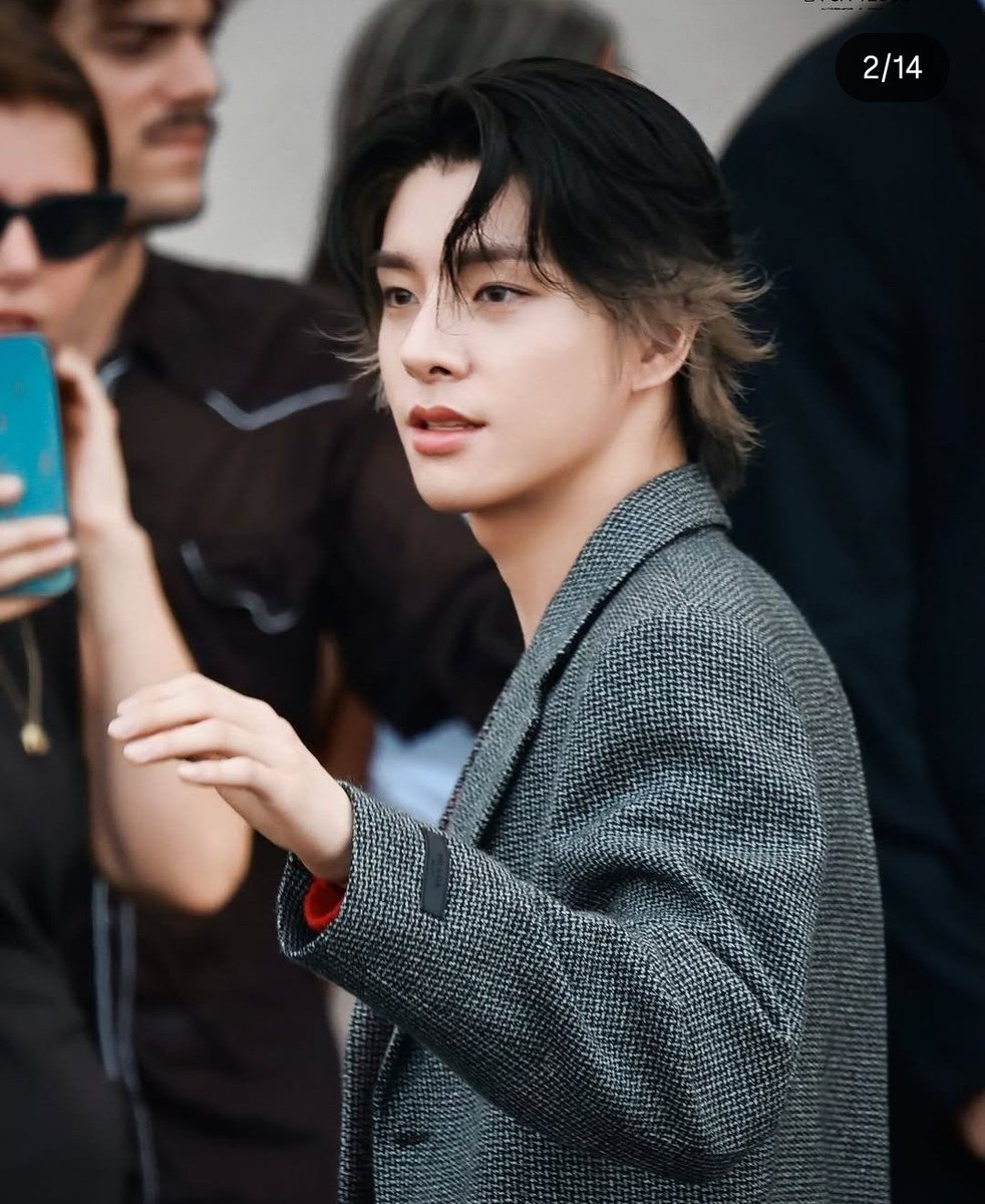 koovarbie's tweet photo. Taehyung commented on Enhypen Jake post on instagram!!

🐯: Cool hair, looks like my profile picture https://t.co/dyXknNgDSc