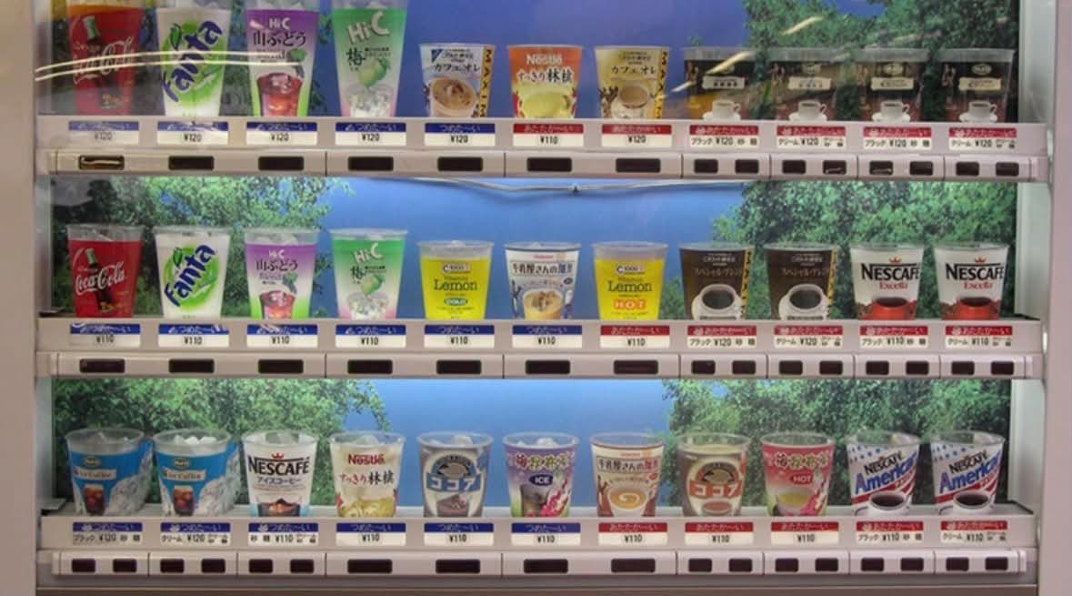N3umu's tweet photo. 90円握りしめて買ってた幼少期✨
このタイプの自販機最近見なくなたったな🫣
令和世代が絶対に知らないコカコーラ自販機🤫 https://t.co/psYmMXFPi8