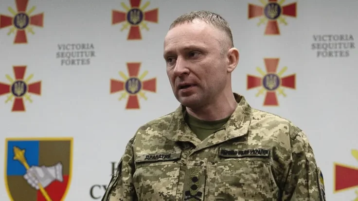 grntmedia's tweet photo. Генерал Драпатий: «Армії потрібні зміни, але без справедливості жодні зміни не матимуть сенсу для людей, які щодня тримають на собі цю війну».

1/5 https://t.co/OxbHA1Igr8