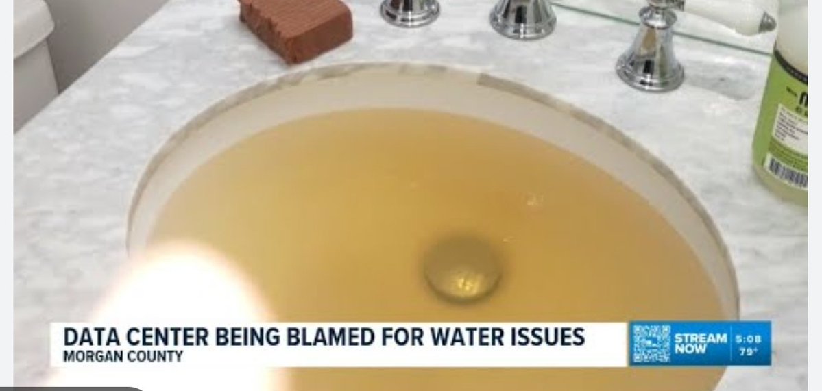 meeeds23's tweet photo. @unvarnishedvoid 'People dont want to drink polluted sludge... must be china fault' https://t.co/JPDJNFDv7N