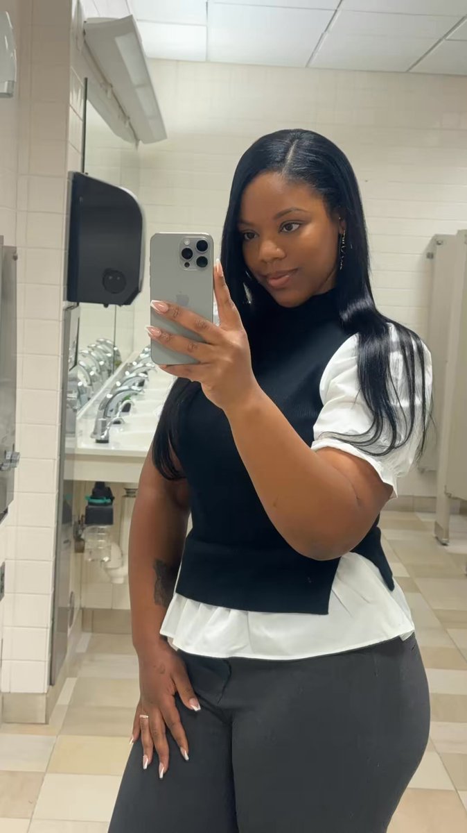 briareverie's tweet photo. Working, healing &amp; looking good while doing both. https://t.co/Q5g4u2HMQY