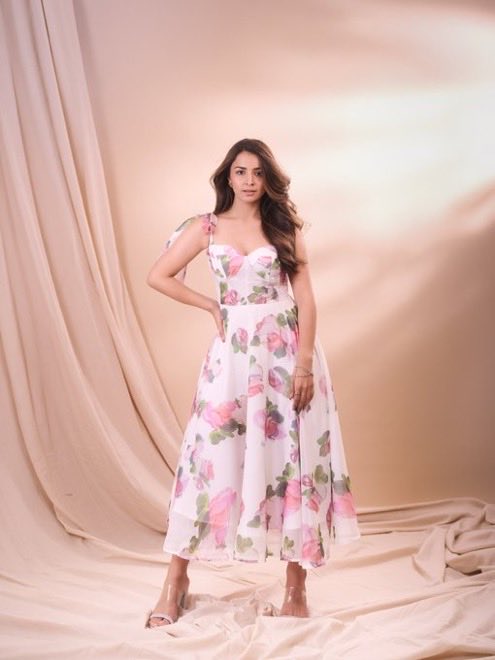 Glamreel's tweet photo. Mahima Makwana✨🩷/2
#Mahima #MahimaMakwana https://t.co/CQCsBDCcmY
