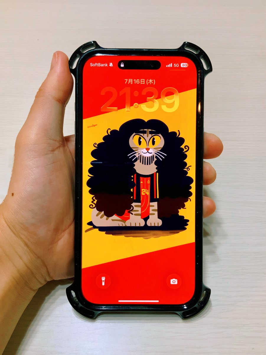 riota2gaoe's tweet photo. Cucurella cat wallpaper size. https://t.co/XaVHRxiQva