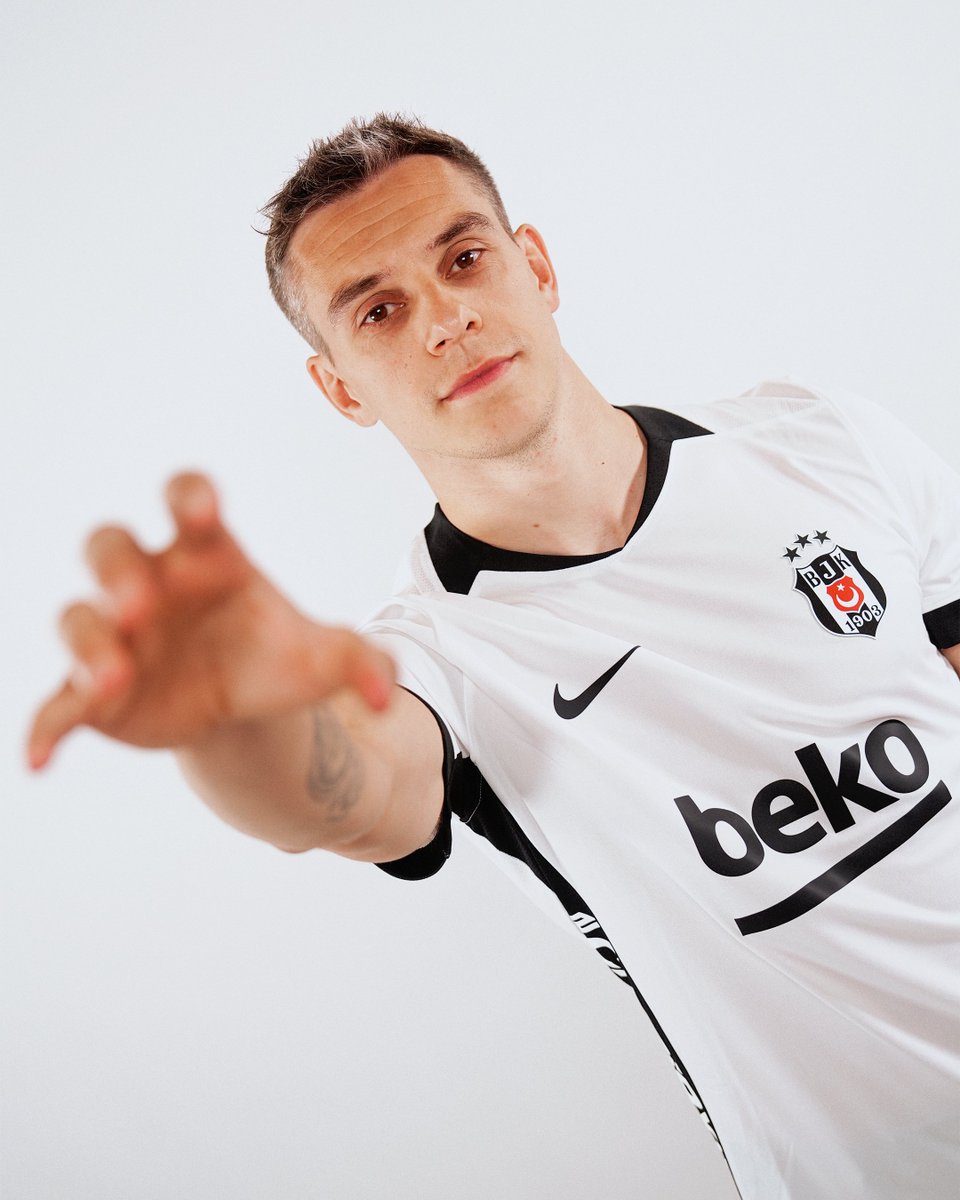 Besiktas's tweet photo. W/ 𝐿𝑒𝒶𝓃𝒹𝓇𝑜 𝒯𝓇𝑜𝓈𝓈𝒶𝓇𝒹 📸💫 https://t.co/64FLmVuCKQ
