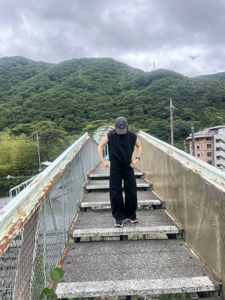K_ariFlyaway17's tweet photo. 完全offすぎる時が牧さんスタイルすぎて、バニラズの新サマーグッズのタンクトップをゲトりたくてしょうがない。
ほんで強そうで可愛くないガタイ笑笑 https://t.co/jnHJ5svwEK