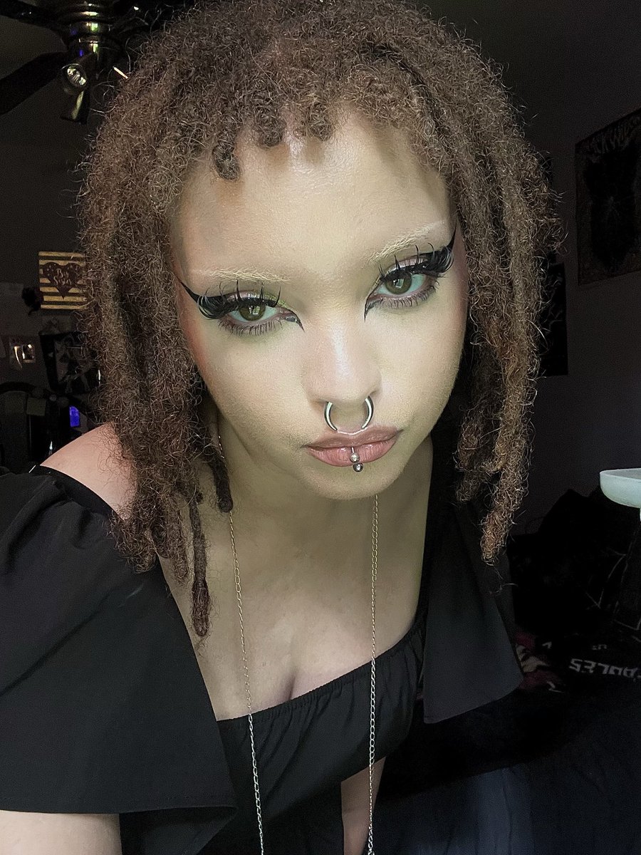 minamortem's tweet photo. Hair range! (Trying to embrace my real hair color ;w;) https://t.co/e7OW941pAn
