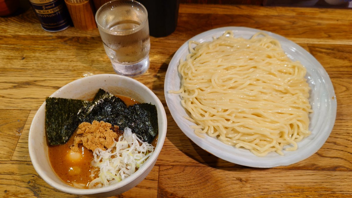 UG_Maru's tweet photo. 今日は風雲児が空いてた、EPAとDHAと鶏タンパク質とコラーゲンは採れてそう。なお塩分はオーバー、100円で売ってたココマックスでカリウムをドーピング https://t.co/peAqZgAnrP
