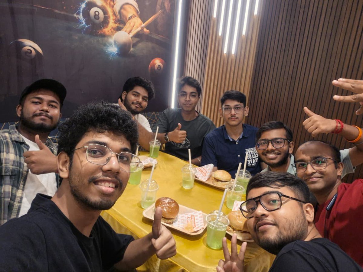 Sayandeep2026's tweet photo. It was an amazing experience! I learned a lot, met incredible people, and had so much fun. Looking forward to the next event!🍔🍸   
@francescoswiss 
@Srizdebnath 
@theBuilder_base 
@ahirgrinds 
@RoanOi
@MetaMaskDev 
@donendosted https://t.co/5fwFzlXWmb