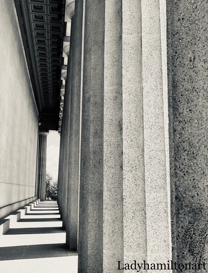 ladyhamiltonar1's tweet photo. “Through the Corridor” 

#LadyHamiltonArtPhotography
#ThoughtfulThursday https://t.co/xWxyOakIIl