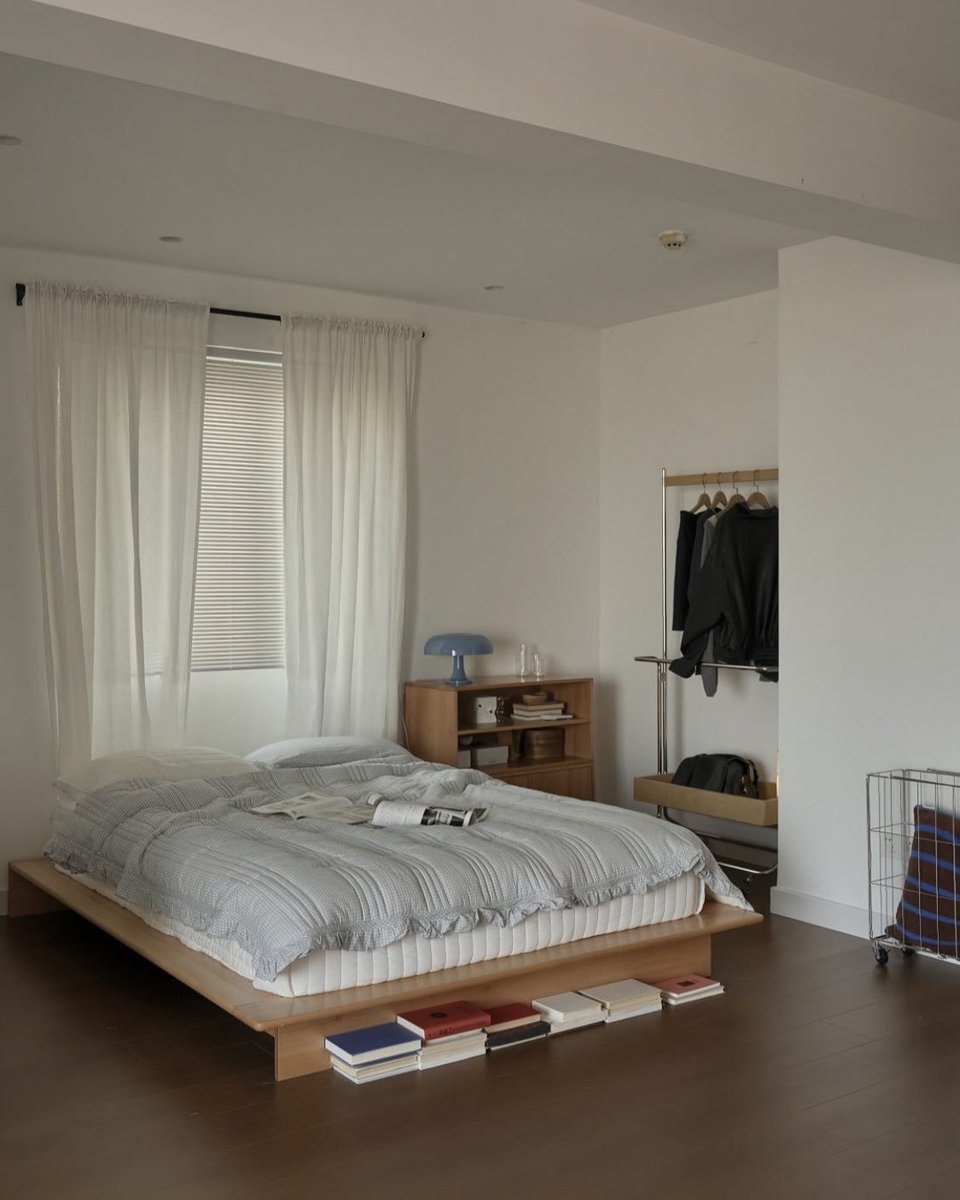 postingngl's tweet photo. roomtour🥛 https://t.co/opWHMO61UN