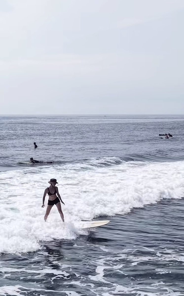 mikhababified's tweet photo. live laugh love surfer mikha https://t.co/iRvCqxjTOB