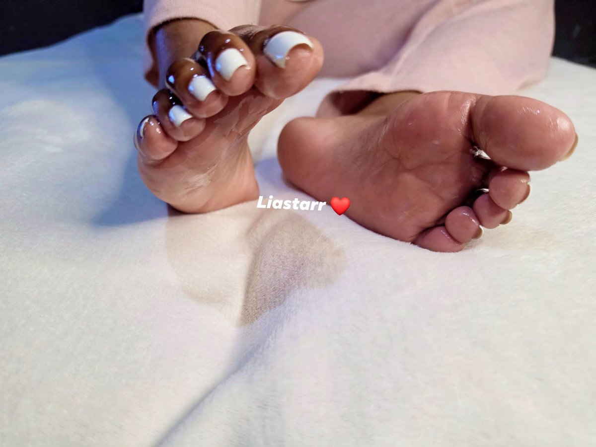 starr30370's tweet photo. #soles 👀 https://t.co/EkPD3Semt7
