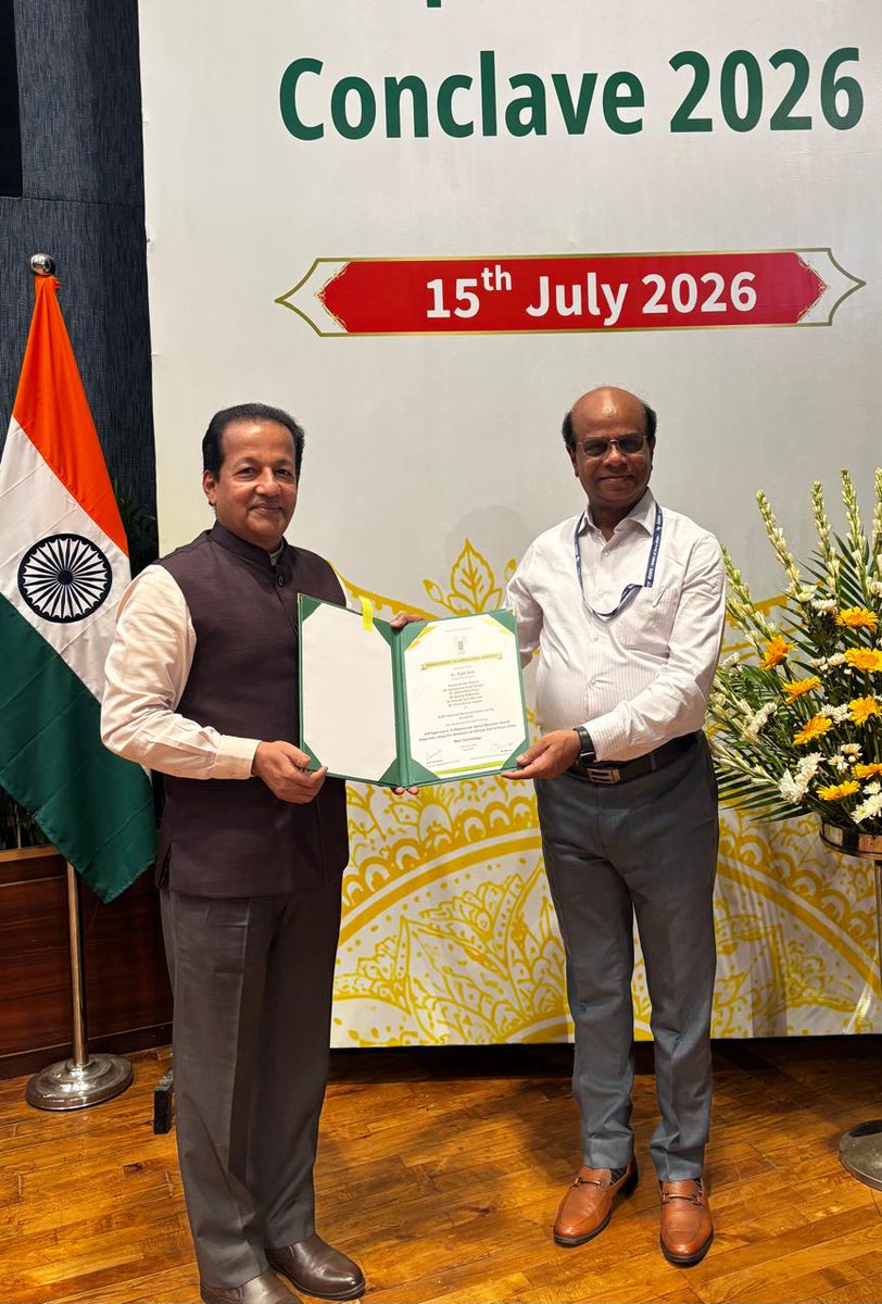 nrcpig's tweet photo. ICAR–NRC on Pig, Guwahati received the ICAR Best Technology Certificate in the Animal Science category during the ICAR CSR Conclave-cum-98th Foundation Day Celebration at NASC, New Delhi, for its technology "ASFV SpiroScan". @icarindia @AgriGoI https://t.co/EHhZHxalqj