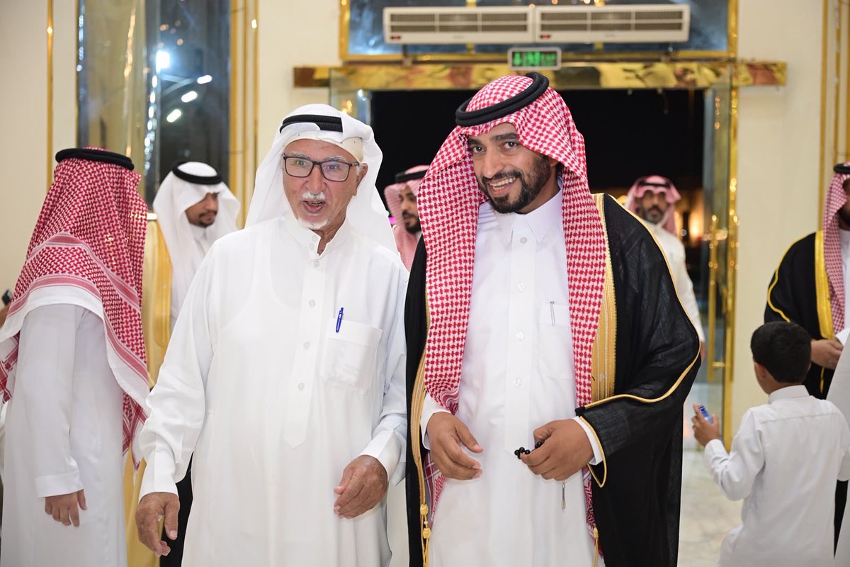 bdbd44icloudcom's tweet photo. احتفل الشيخ إبراهيم بن راشد آل زنان وأبناؤه بزواج ابنه يزيد، على كريمة الشيخ جمعان بن عباس بن صالح الغامدي، وذلك مساء يوم 
الأحد1448/1/27هـ 
في قصر السلطان للاحتفالات، شرق مدينة الرياض.

بارك الله لهما، وبارك عليهما، وجمع بينهما في خير، ورزقهما الذرية الصالحة،وأدام عليهما السعادة https://t.co/gSEer5RHh4