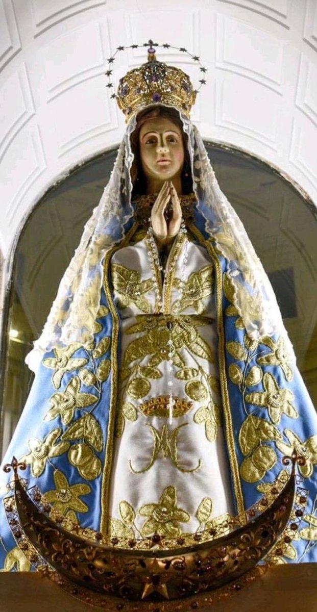 elenuchita's tweet photo. En Argentina hoy , 16 de Julio, se venera a la Virgen de Itatí. 
es una de las advocaciones marianas más veneradas de Argentina, declarada patrona y protectora de las provincias de Corrientes y Misiones. 

Celebración: La fiesta litúrgica principal se celebra cada 9 de julio, mientras que el 16 de julio se conmemora el aniversario de su Coronación Pontificia realizada en 1900.