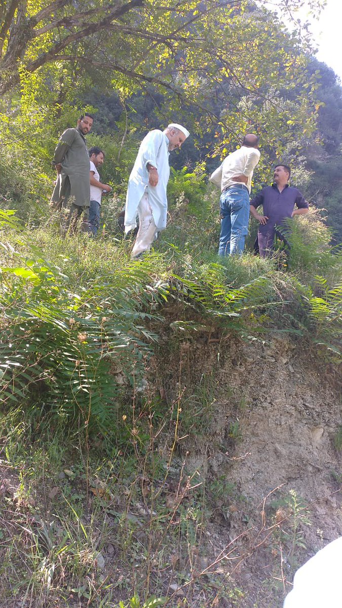 panditaAPMCC63's tweet photo. Good news from sharda temple LoC Teetwal Kashmir 🍁 
After 2 years of sustained struggle we have been successful in getting 12 marlas ( 360 sq. Yds) of encroached land of 1947 now in exchange in front of temple amidst minor heated argument on 2 May with concerned parties. Now the total land under temple & gurudwara is 33 marlas coinciding with revenue records. Initially we had been given only 21 marlas but our committee fought for balance land. Instead of disturbing encroachers 75 years old story, we resolved to take 12 marlas in conjunction with existing temple land. Jai Ho 🍁