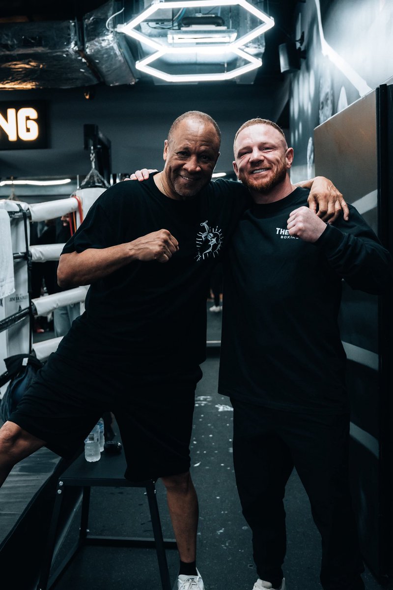 LukeJackson's tweet photo. @ErrolSpenceJr Pleasure having Team Spence at our gym 🥊

📸 @caseymortonphoto https://t.co/nL9VIPOPns
