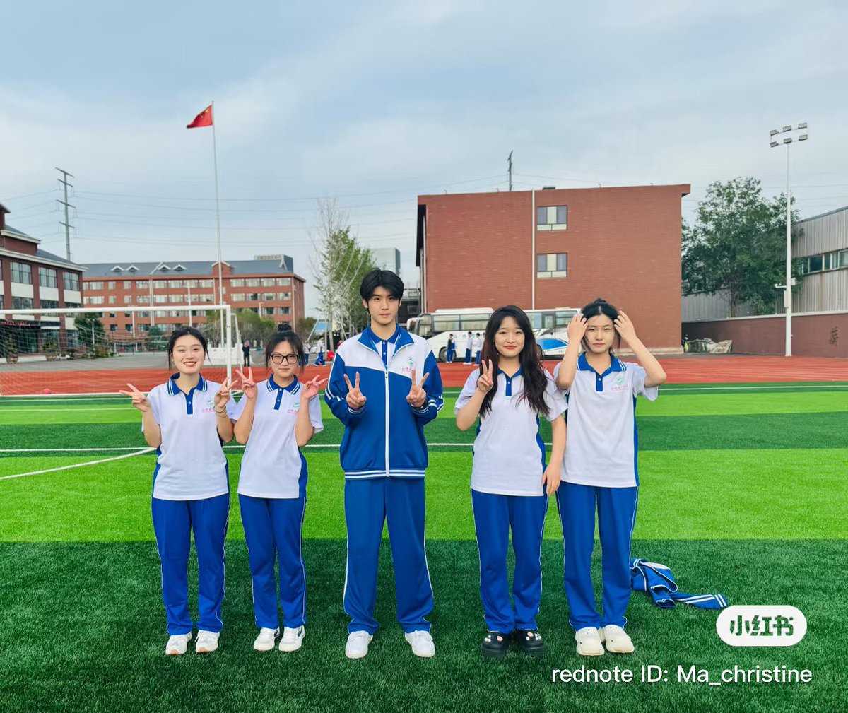 wave2eahrt's tweet photo. 教英语和法语的 Christine xhs update with Yan Yuchen

Got a photo with Wen Chengye too.

#闫玉晨 #YanYuchen https://t.co/FlPHBteRUt