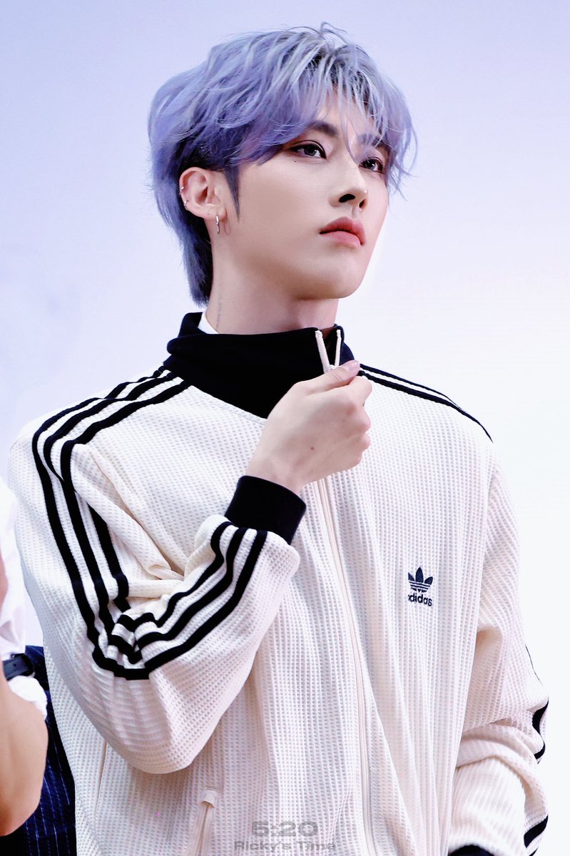 RickysTime520's tweet photo. 🥹
2026.06.11 WFS팬싸

#沈泉锐 #RICKY #리키 #リッキー
#AND2BLE #앤더블 https://t.co/9ytfBKfYaS